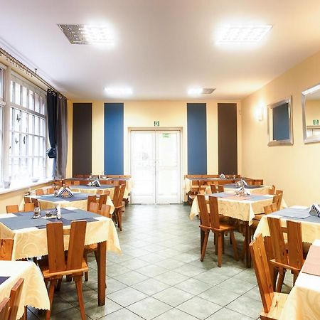 Pod Arkadami Hotel Дарволко Екстериор снимка