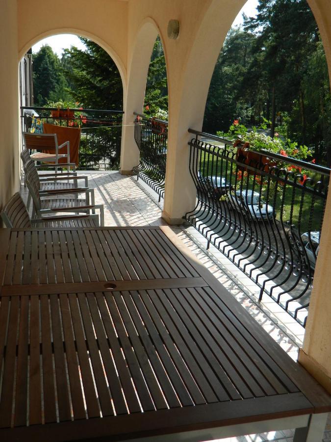 Pod Arkadami Hotel Дарволко Екстериор снимка