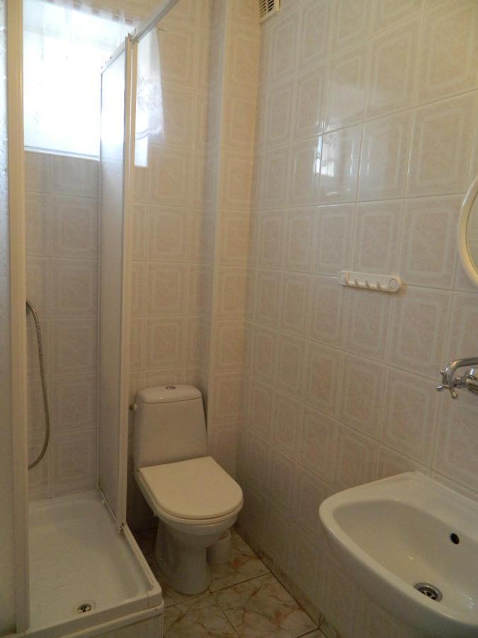 Pod Arkadami Hotel Дарволко Стая снимка