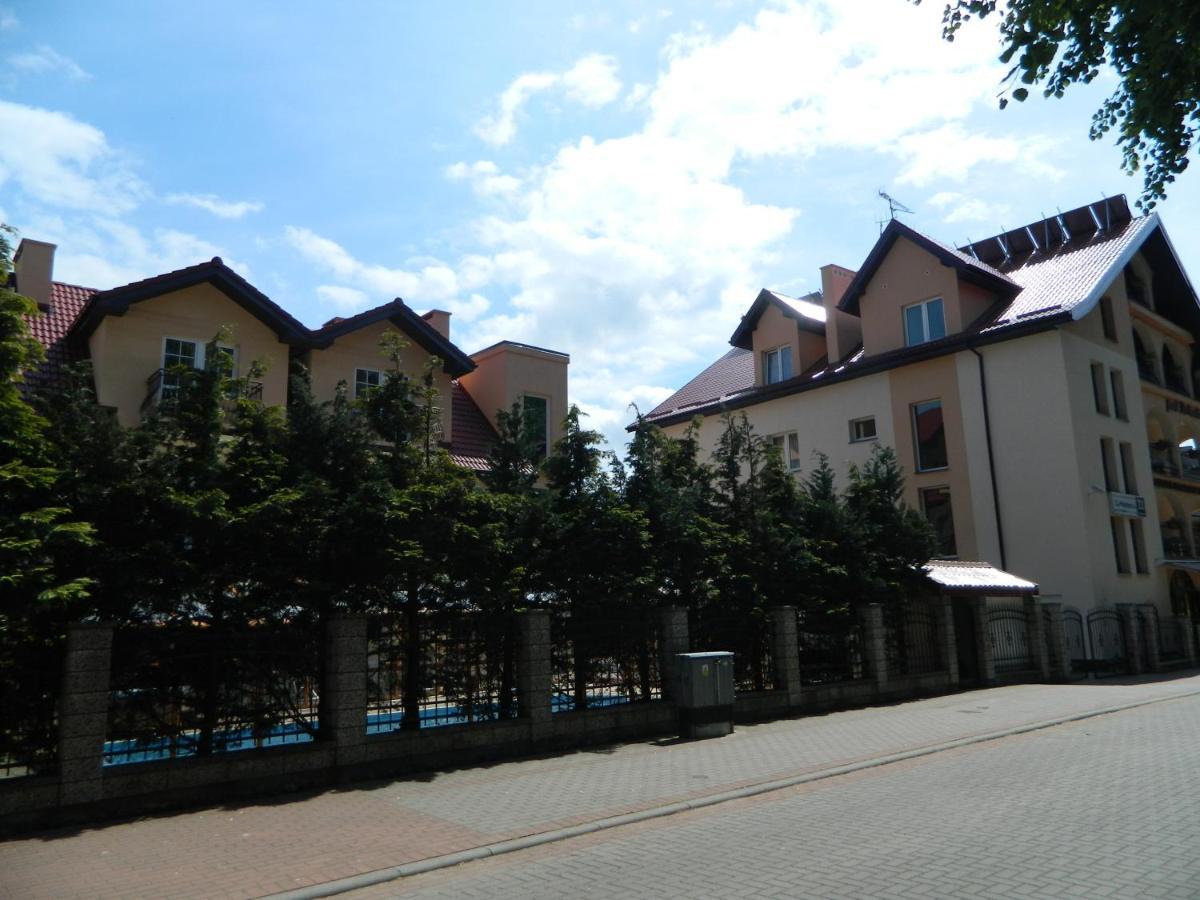 Pod Arkadami Hotel Дарволко Екстериор снимка