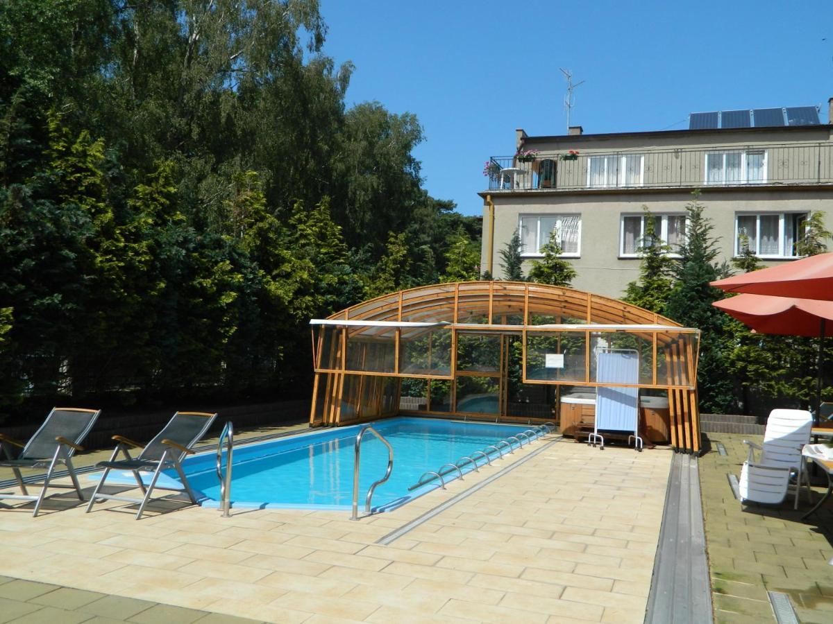 Pod Arkadami Hotel Дарволко Екстериор снимка