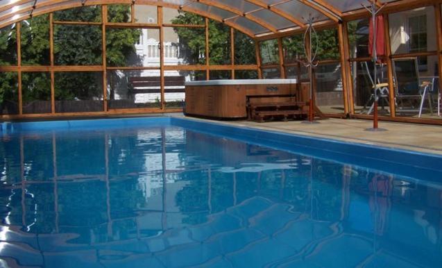 Pod Arkadami Hotel Дарволко Екстериор снимка