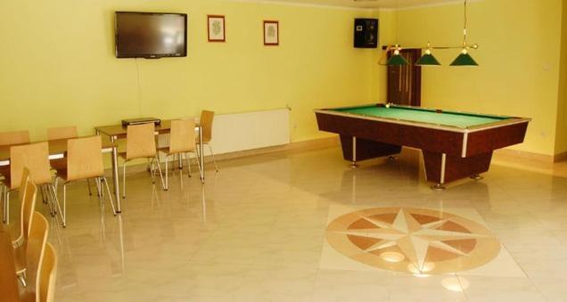 Pod Arkadami Hotel Дарволко Екстериор снимка