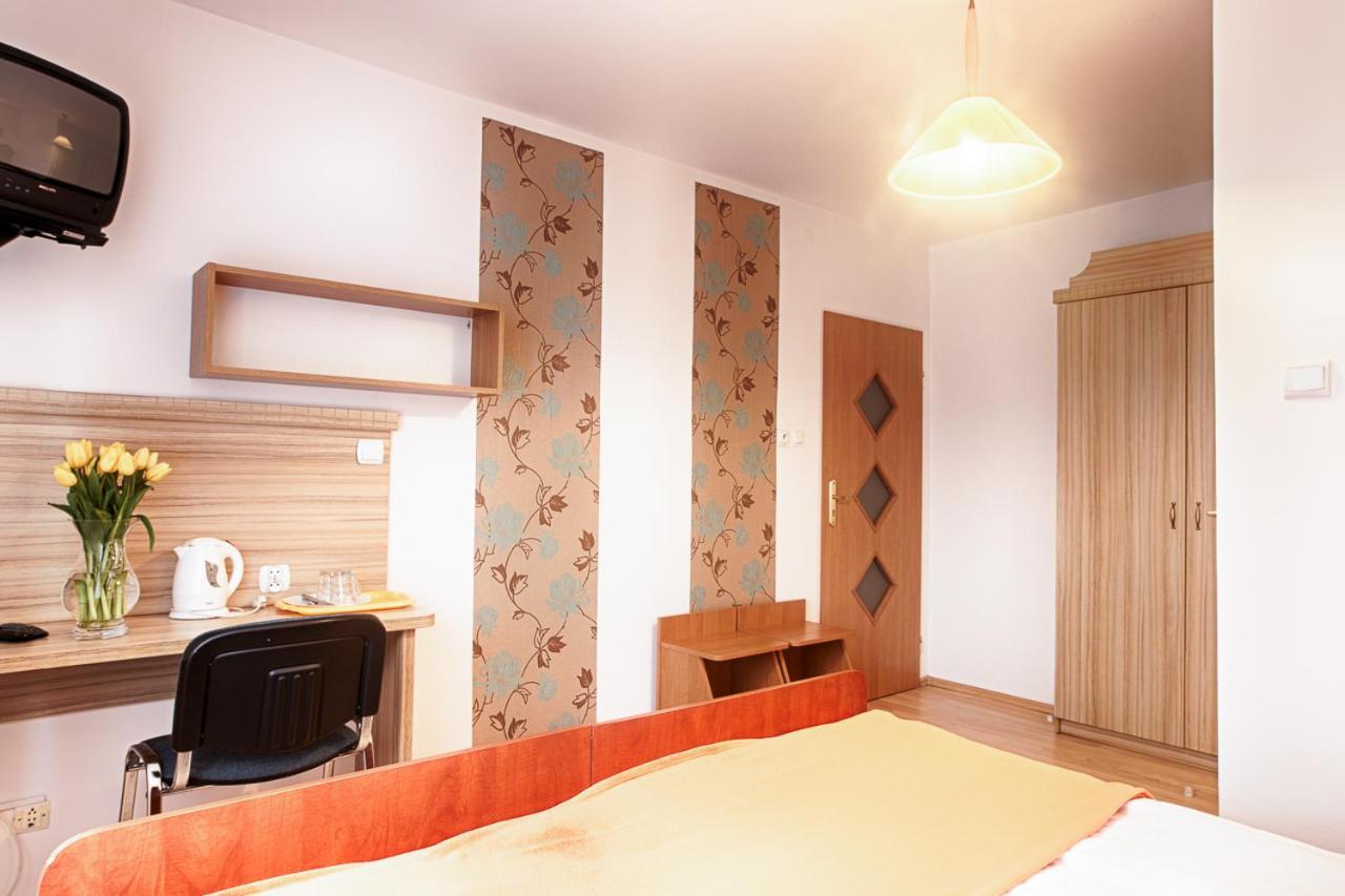 Pod Arkadami Hotel Дарволко Екстериор снимка
