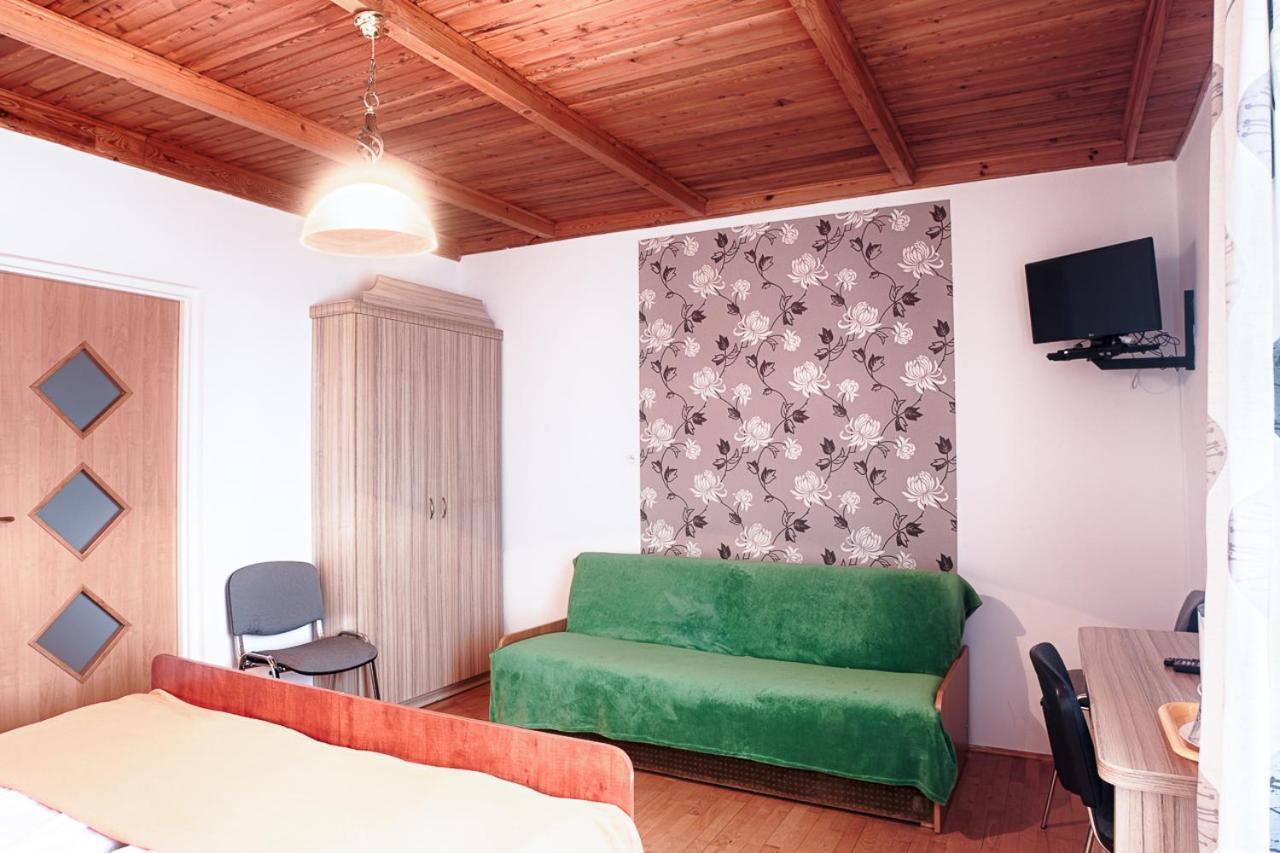 Pod Arkadami Hotel Дарволко Екстериор снимка