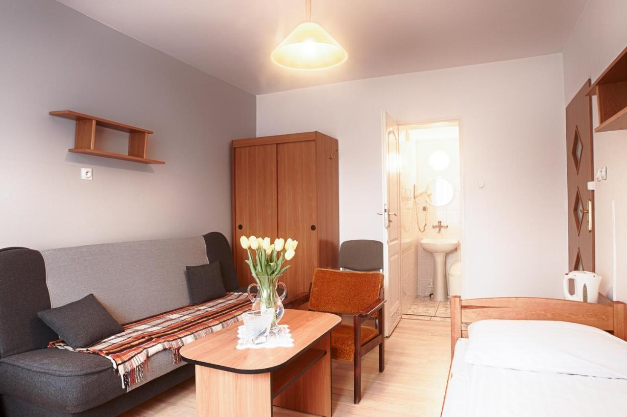 Pod Arkadami Hotel Дарволко Екстериор снимка