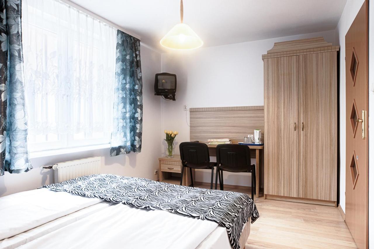 Pod Arkadami Hotel Дарволко Екстериор снимка